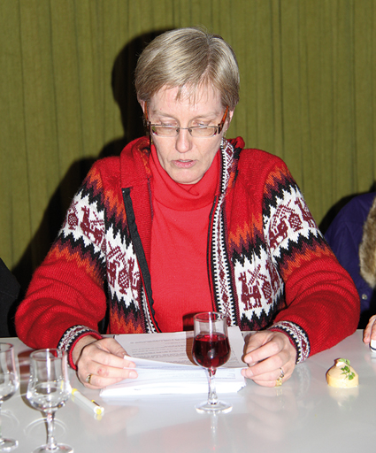  Véronique Fuchs lit le procès-verbal  de l’assemblée 2012.